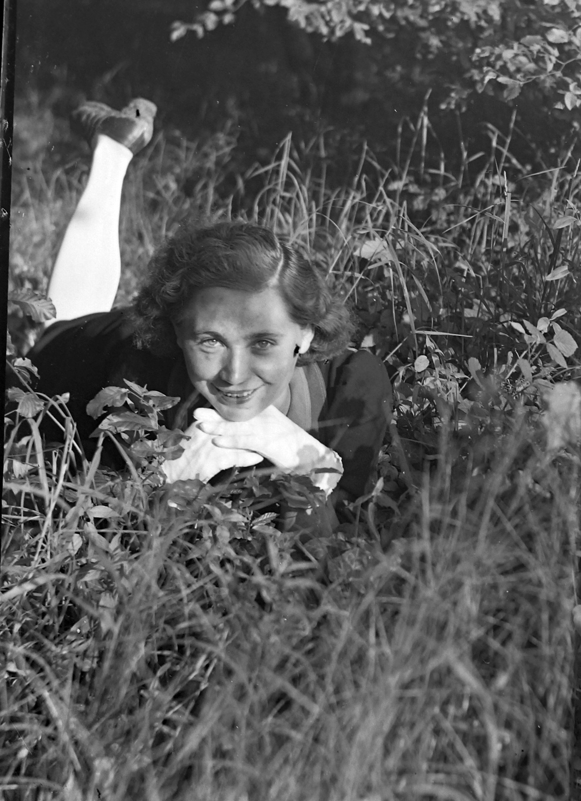 1935, Simon Tibor, mosoly, nő, rét, Fortepan #40660