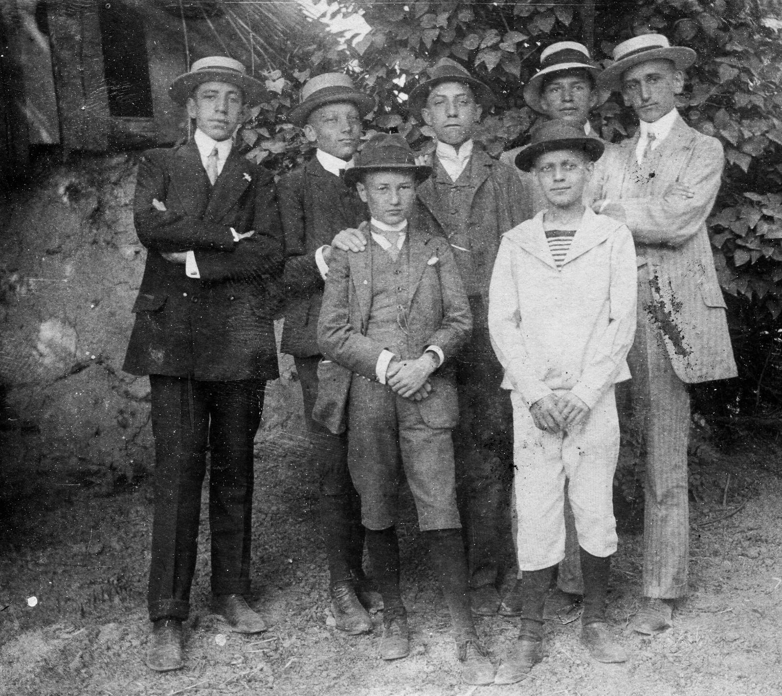 1911, Kafka Éva, kalap, kert, csoportkép, férfiak, fiúk, girardi, Fortepan #40759