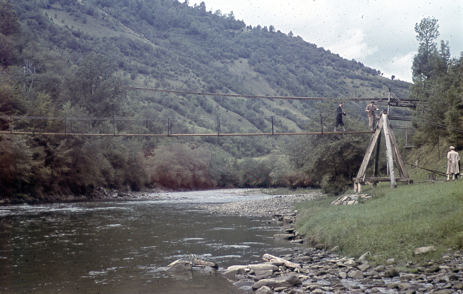 1942, Ember Károly dr., colorful, bridge, river, suspension bridge, Fortepan #40865