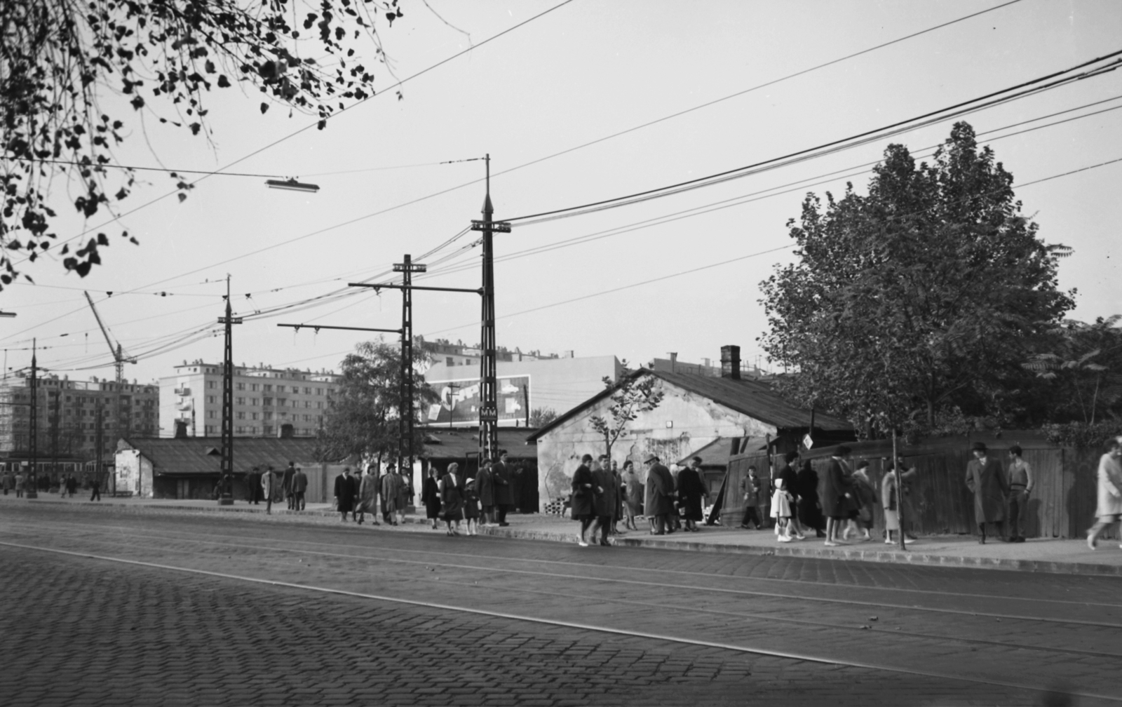 Hungary, Budapest XIII., Dózsa György út a Váci úti kereszteződés előtt, háttérben a Váci út túloldalán álló modern házak., 1963, Angyalföldi Helytörténeti Gyűjtemény, Budapest, rails, Fortepan #41102