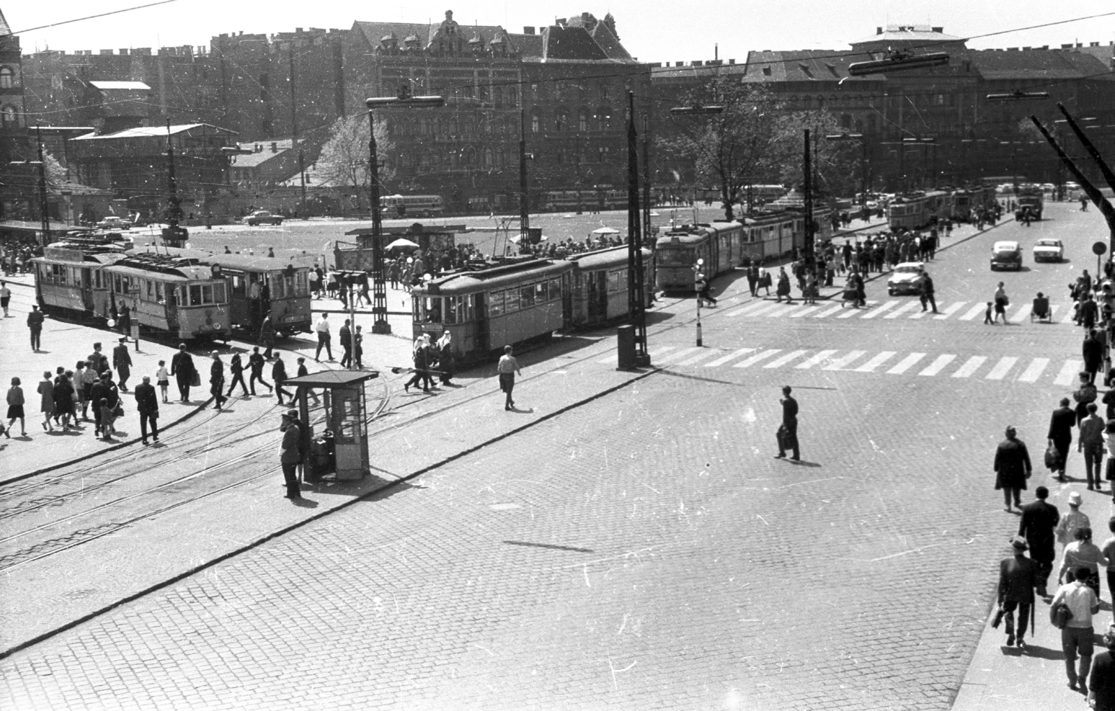 Magyarország, Budapest VIII., Baross tér a Thököly út felől nézve., 1960, Angyalföldi Helytörténeti Gyűjtemény, autóbusz, villamos, látkép, villamosmegálló, metróépítés, Budapest, gyalogátkelő, Fortepan #41155