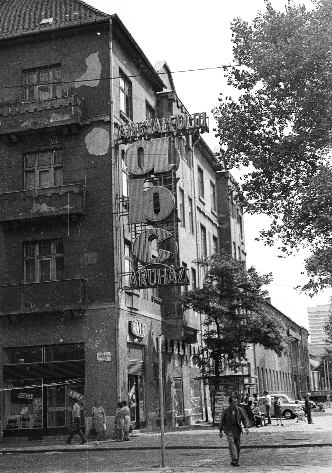Hungary, Budapest XIII., Váci út - Forgách utca sarok., 1975, Angyalföldi Helytörténeti Gyűjtemény, neon sign, newsstand, Budapest, grocery store, Közért Company, Fortepan #41168