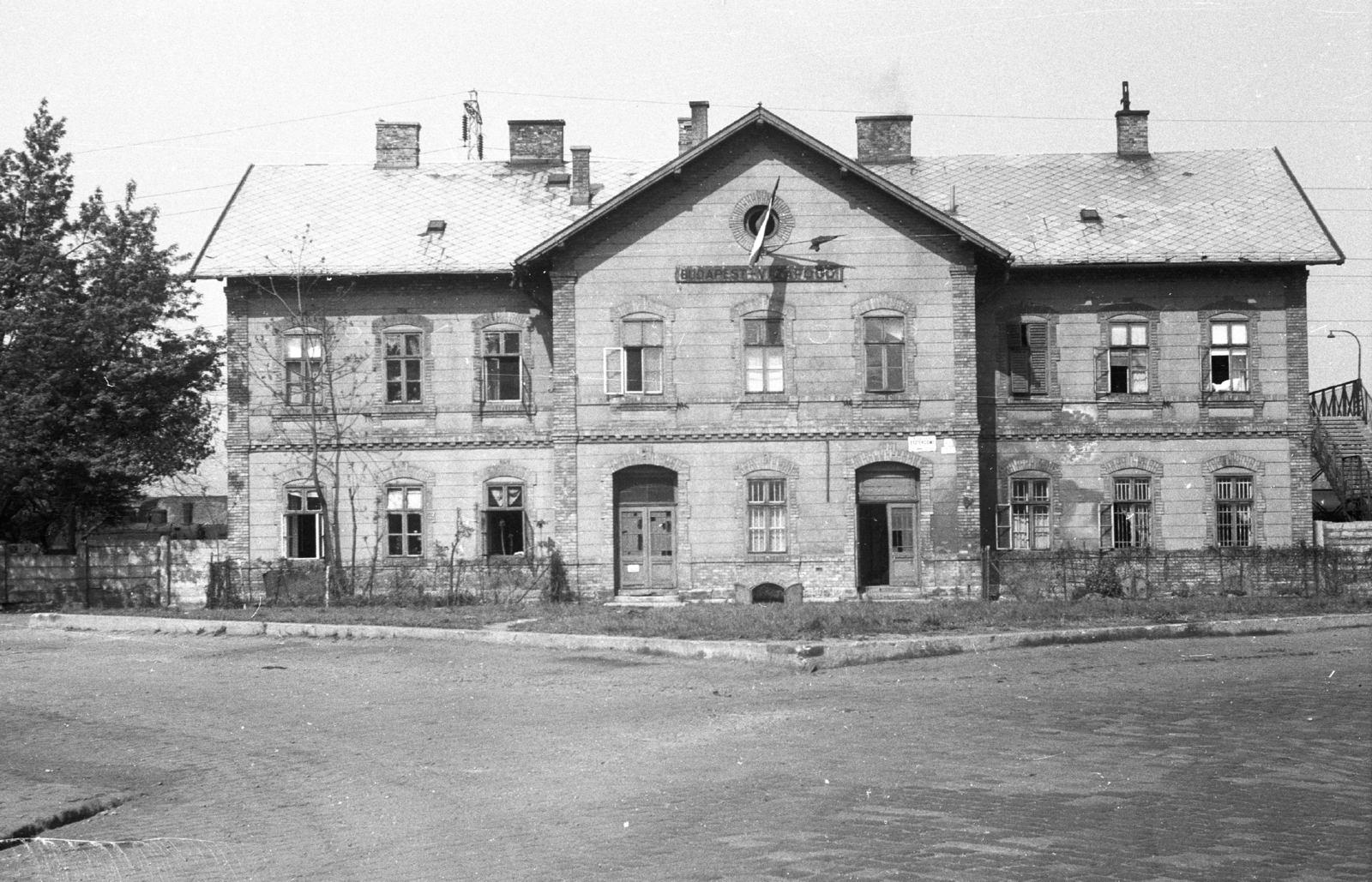 Magyarország, Budapest XIII., Budapest-Vizafogó pályaudvar., 1975, Angyalföldi Helytörténeti Gyűjtemény, vasút, pályaudvar, helységnév tábla, Budapest, Fortepan #41189