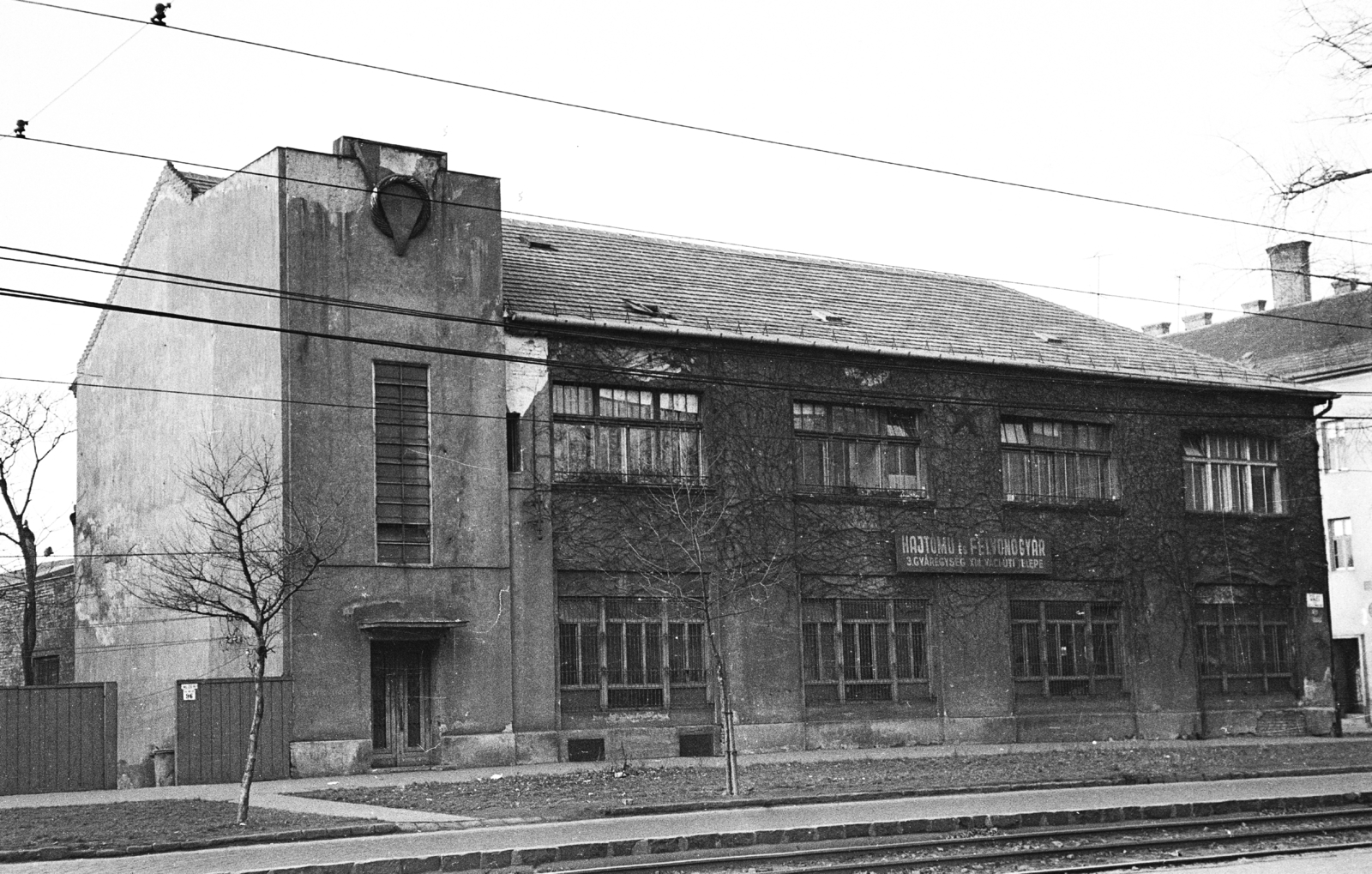 Hungary, Budapest XIII., Váci út 98., Hajtómű- és Felvonógyár. Jobbra a Süllő utca torkolata., 1976, Angyalföldi Helytörténeti Gyűjtemény, Budapest, Fortepan #41229