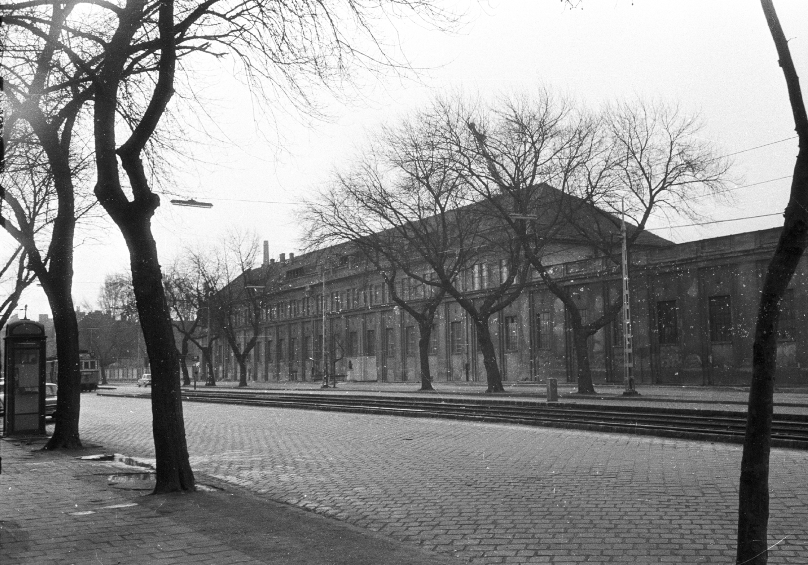 Hungary, Budapest XIII., Váci út 178. Magyar Hajó- és Darugyár., 1976, Angyalföldi Helytörténeti Gyűjtemény, tram, factory, phone booth, Budapest, Fortepan #41233