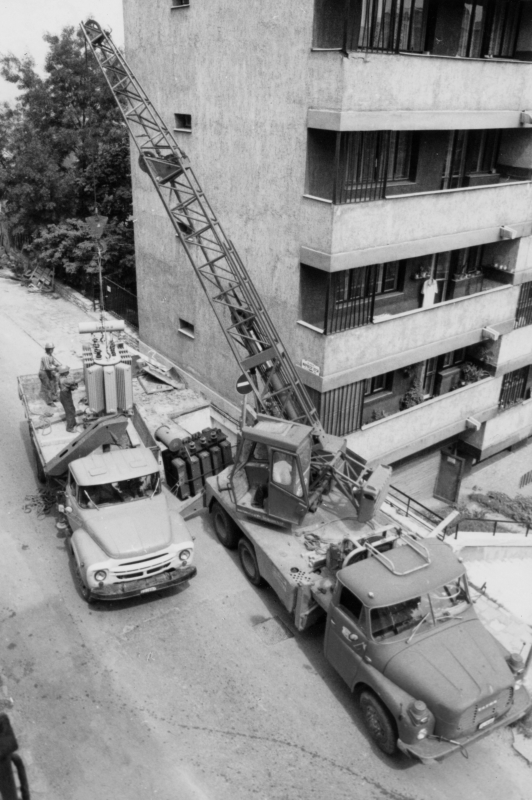 Hungary, Budapest I., Naphegy utca - Orvos lépcső sarok., 1971, Angyalföldi Helytörténeti Gyűjtemény, Tatra-brand, Soviet brand, construction, commercial vehicle, crane, ZIL-brand, Budapest, Fortepan #41407