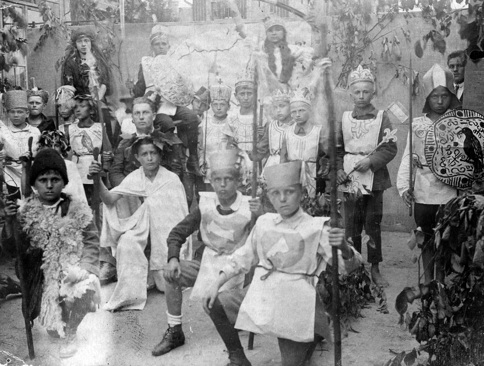 Hungary, Budapest XIII., Tomori utcai iskola., 1915, Angyalföldi Helytörténeti Gyűjtemény, school, tableau, costume, theater performance, Budapest, Fortepan #41411