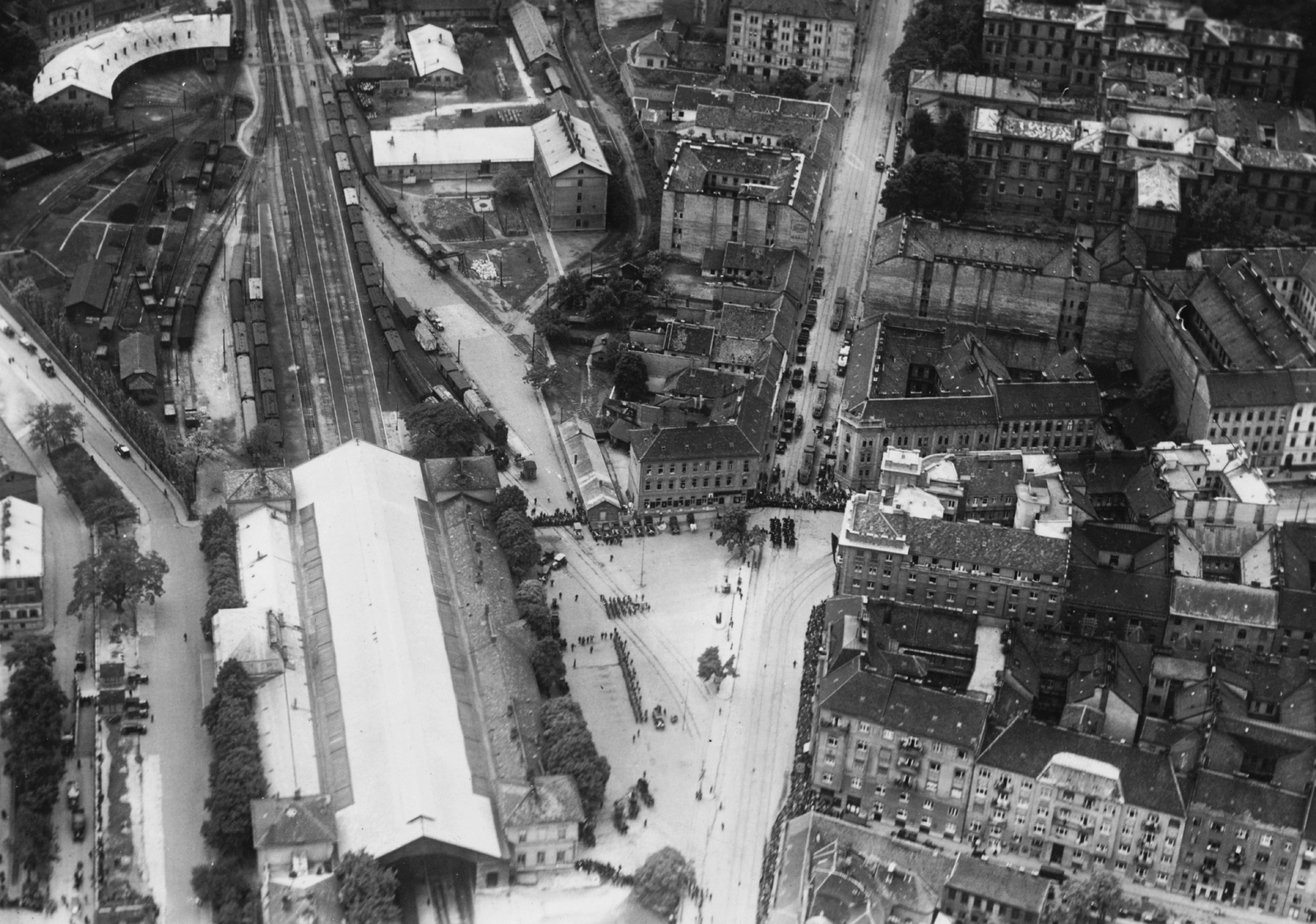 Hungary, Budapest XII.,Budapest I., légifotó a Déli pályaudvar és az Alkotás utca környékéről., 1935, Szent-Istvány Dezső, railway, aerial photo, train station, Budapest, bird's eye view, Fortepan #41579