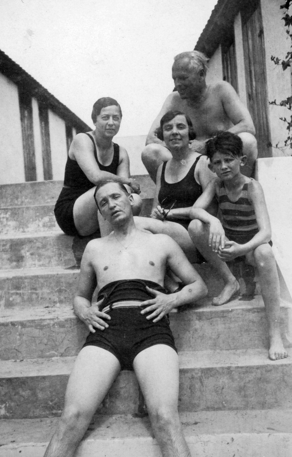 1934, Juli, bathing suit, tableau, women, men, changing cabin, kid, stairs, summer, sitting on stairs, Fortepan #41594
