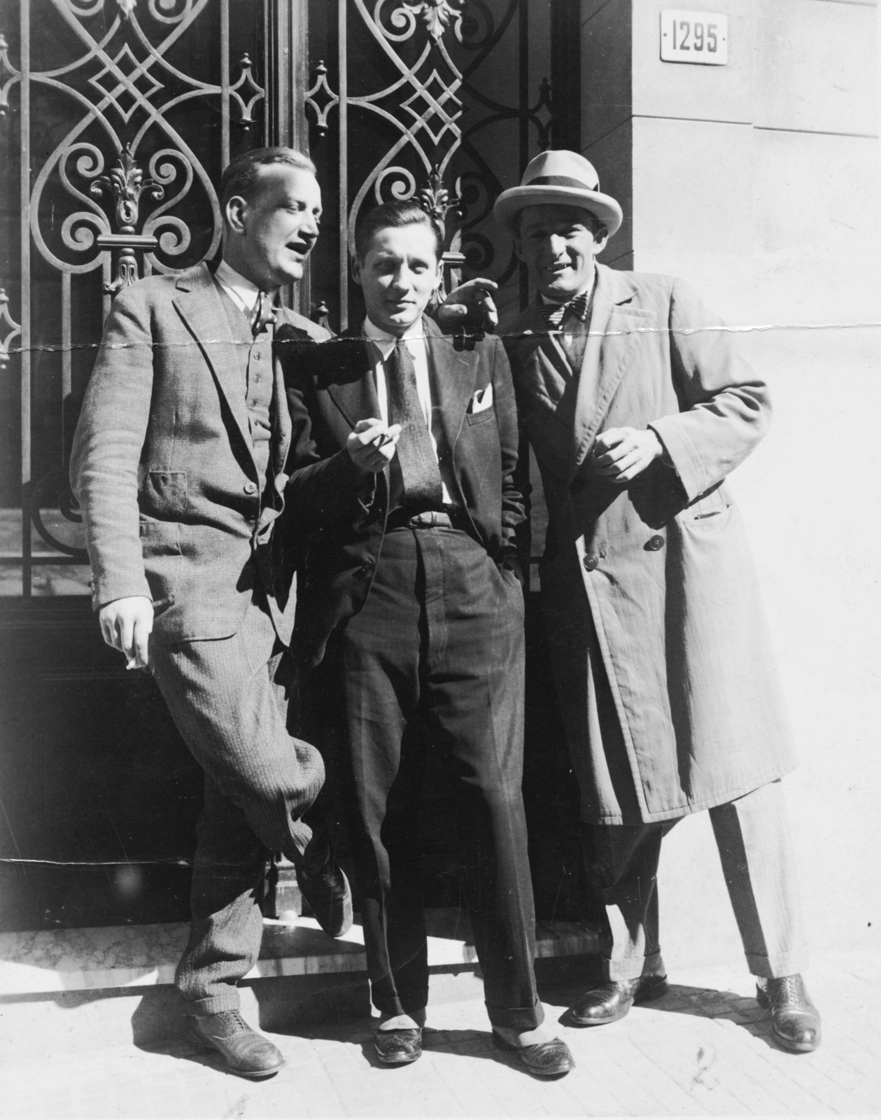 1939, Juli, cigaretta, dohányzás, férfiak, hárman, kovácsoltvas, Fortepan #41621