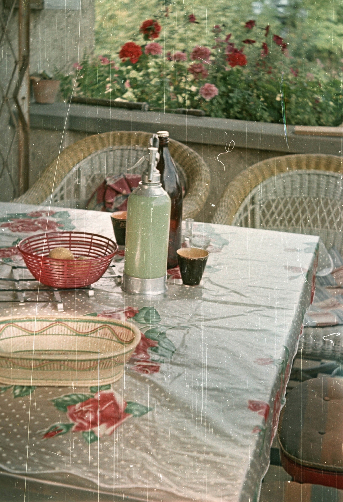 Hungary, Budapest XII., 1959, MZSL/Ofner Károly, auto siphon, colorful, wicker chair, still life, Budapest, Fortepan #41874