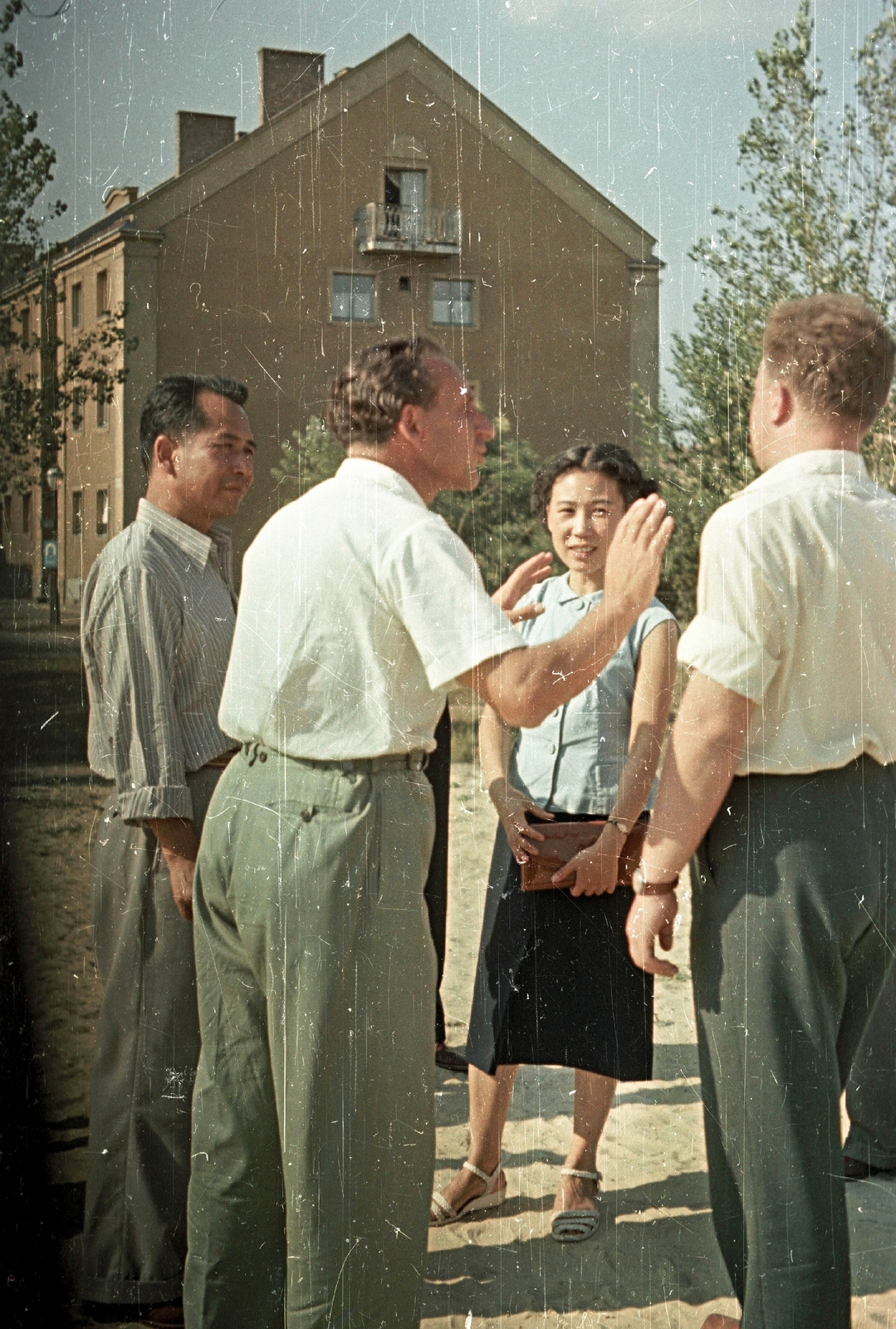 Magyarország, Dunaújváros, (Sztálinváros), Görbe utca az Építők útja felől nézve., 1959, MZSL/Ofner Károly, színes, Fortepan #41881