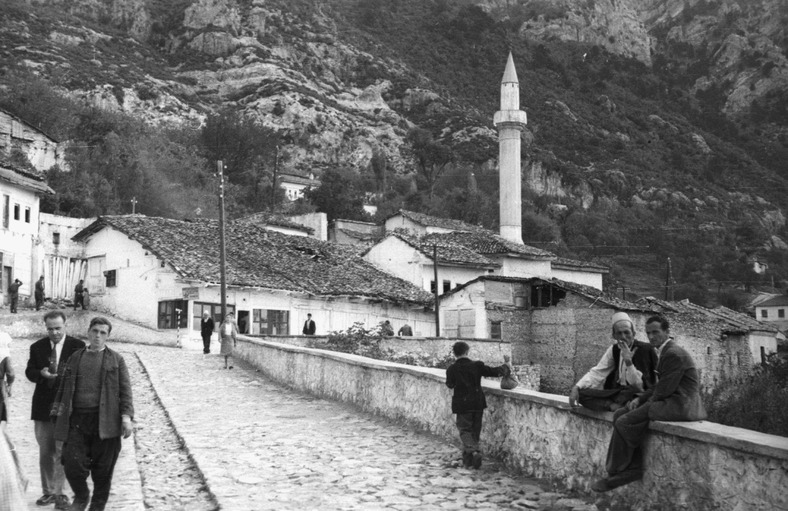Albania, Kruja, szemben a Murad bég-mecset., 1963, MZSL/Ofner Károly, Fortepan #41892