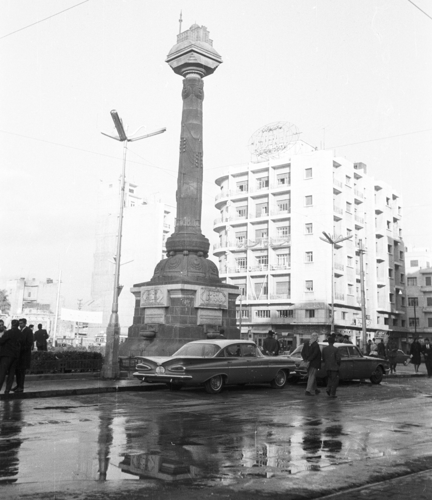 Syria, Damascus, Marjeh tér., 1965, MZSL/Ofner Károly, american brand, Chevrolet-brand, automobile, pillar, Fortepan #41933