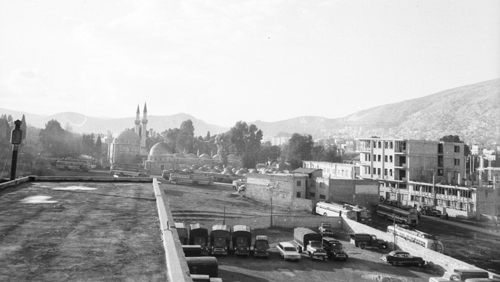 Syria, Damascus, középen a Tekkiye mecset., 1965, MZSL/Ofner Károly, bus, commercial vehicle, automobile, mosque, Fortepan #41955
