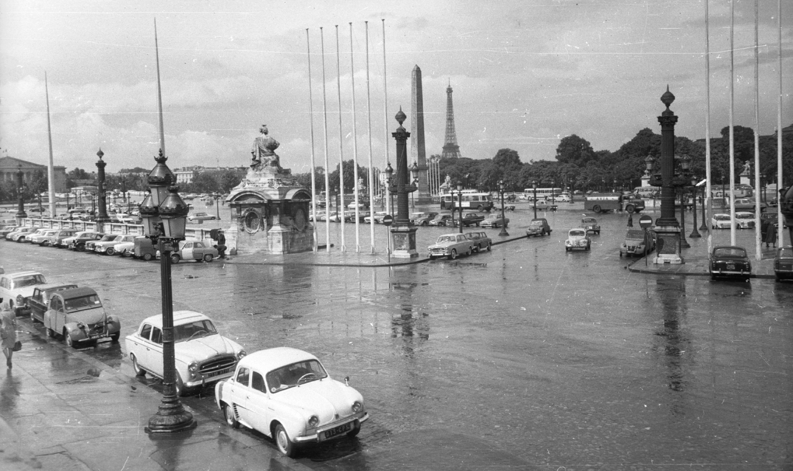 France, Paris, Place de la Concorde., 1964, MZSL/Ofner Károly, Renault-brand, Volkswagen-brand, French brand, Citroën-brand, Obelisk, automobile, Peugeot-brand, Fortepan #41987