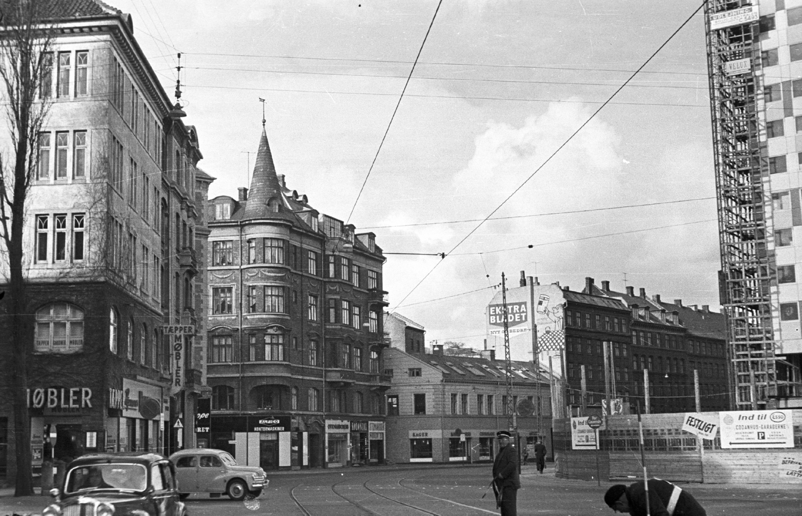 Denmark, Copenhagen, Gammel Kongevej a Bagerstrade torkolatánál, jobbra az épülő Codanhus toronyház., 1961, MZSL/Ofner Károly, street view, automobile, Fortepan #42085