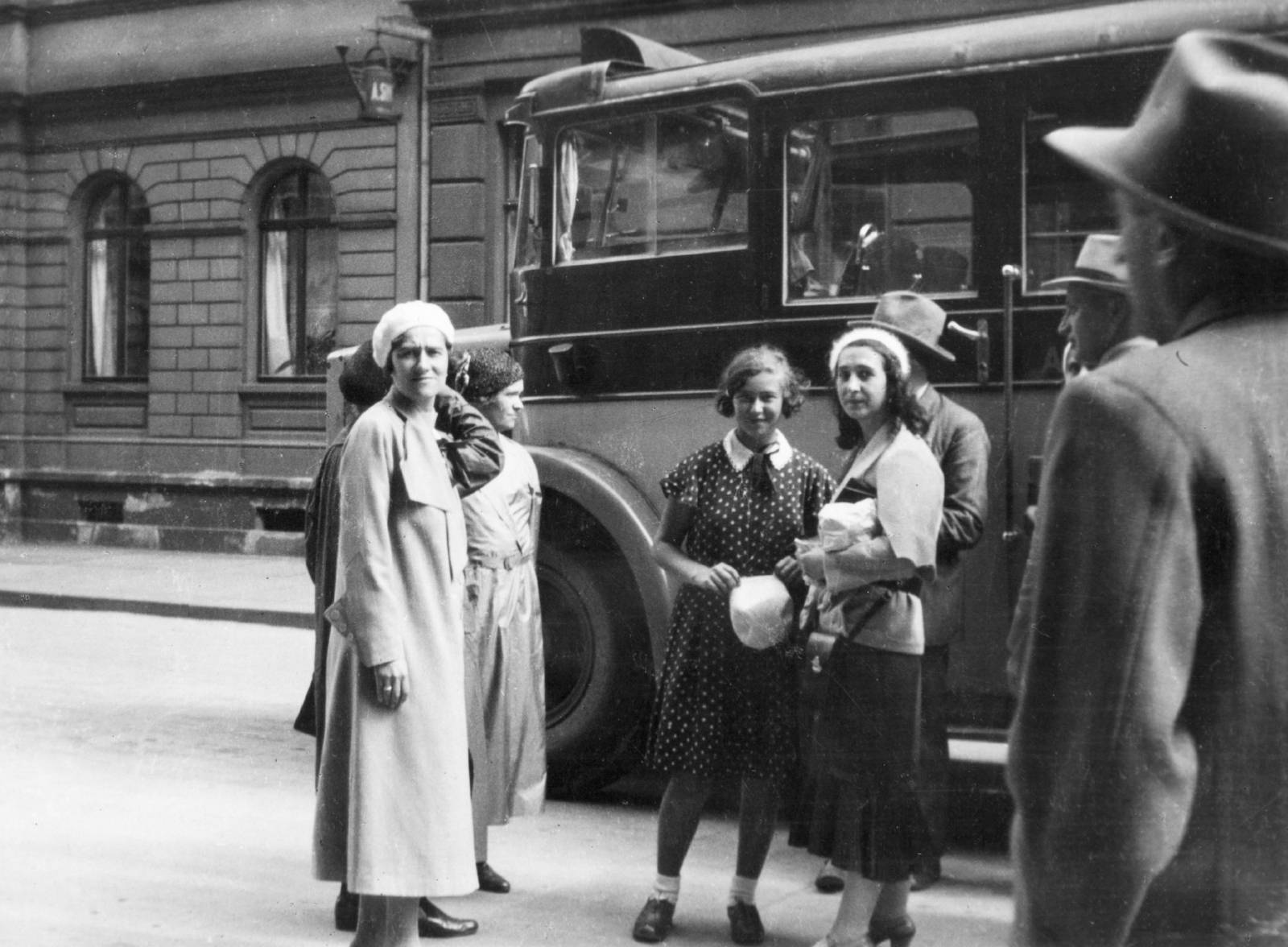 1932, MZSL/Ofner Károly, autóbusz, csoportkép, utas, cégér, Fortepan #42121