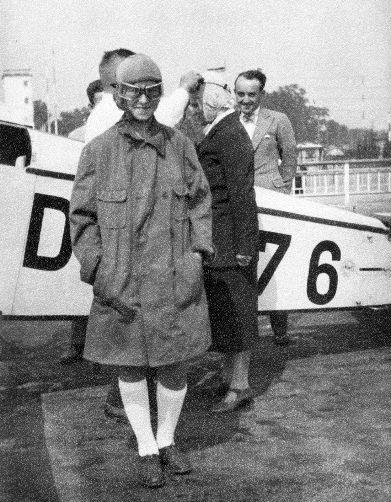 Germany, Berlin, Tempelhof repülőtér. Klemm KL 26 sportrepülőgép törzse., 1932, MZSL/Ofner Károly, Gerrman brand, pilot, airplane, airport, hands in pockets, women, Fortepan #42129