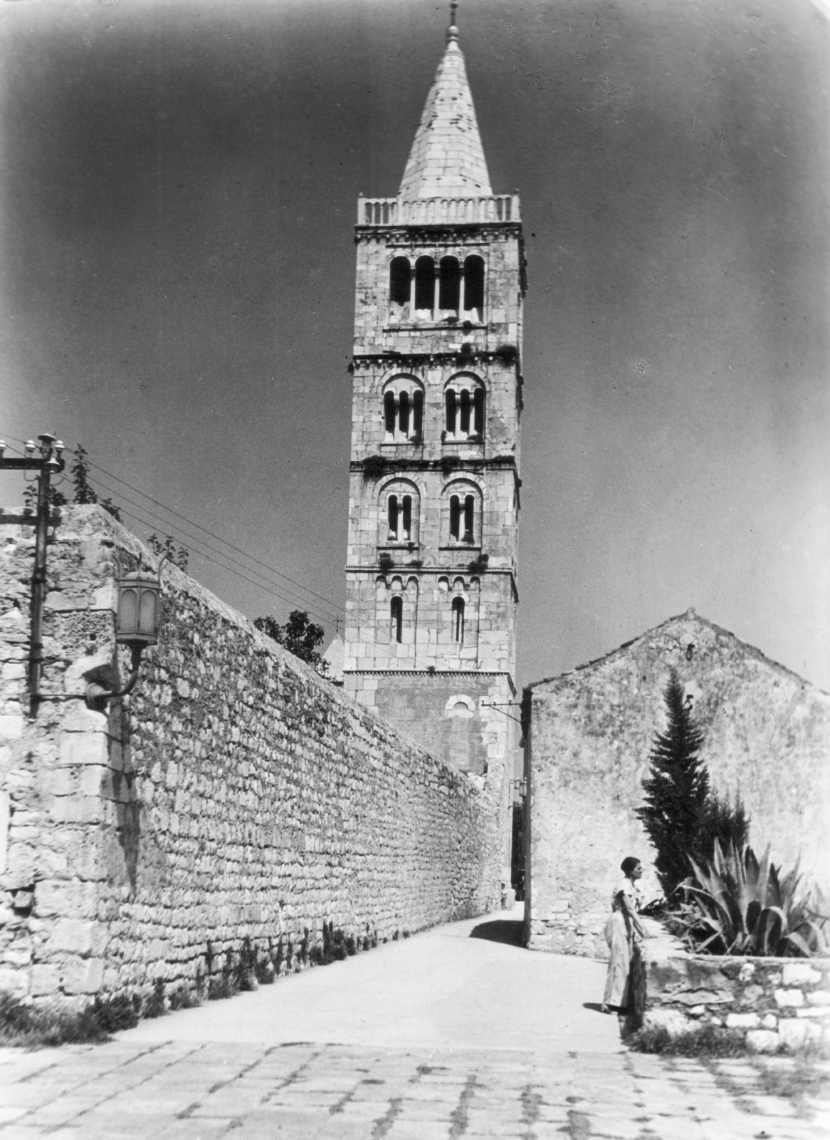 Croatia,Adriatic Sea,Otok Rab, Rab, a Szűz Mária-templom (Crkva Svete Marije) harangtornya., 1937, MZSL/Ofner Károly, Yugoslavia, Fortepan #42256