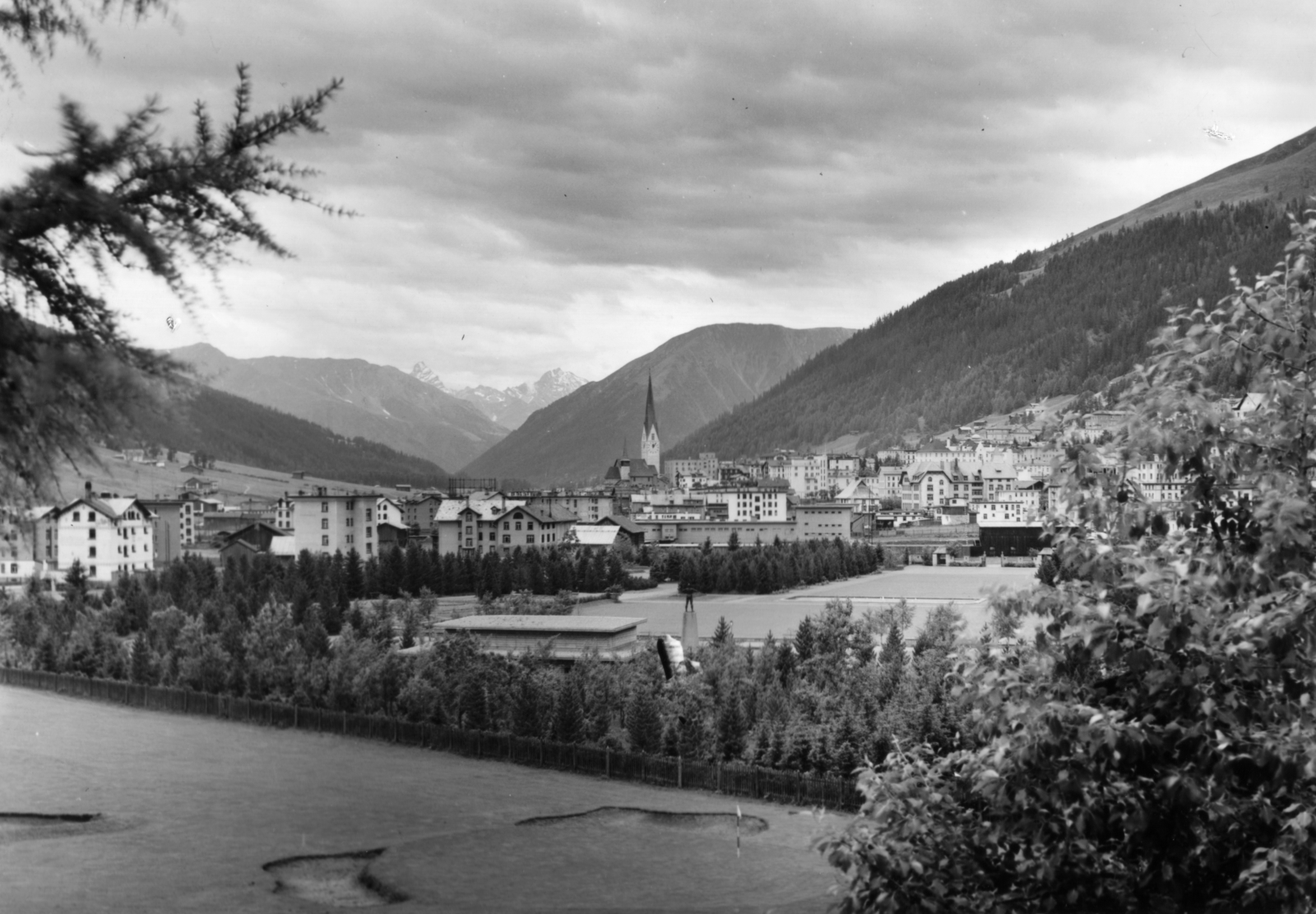 Svájc, Davos, középen a Szent János-templom (Kirche St. Johann)., 1938, MZSL/Ofner Károly, látkép, Fortepan #42268