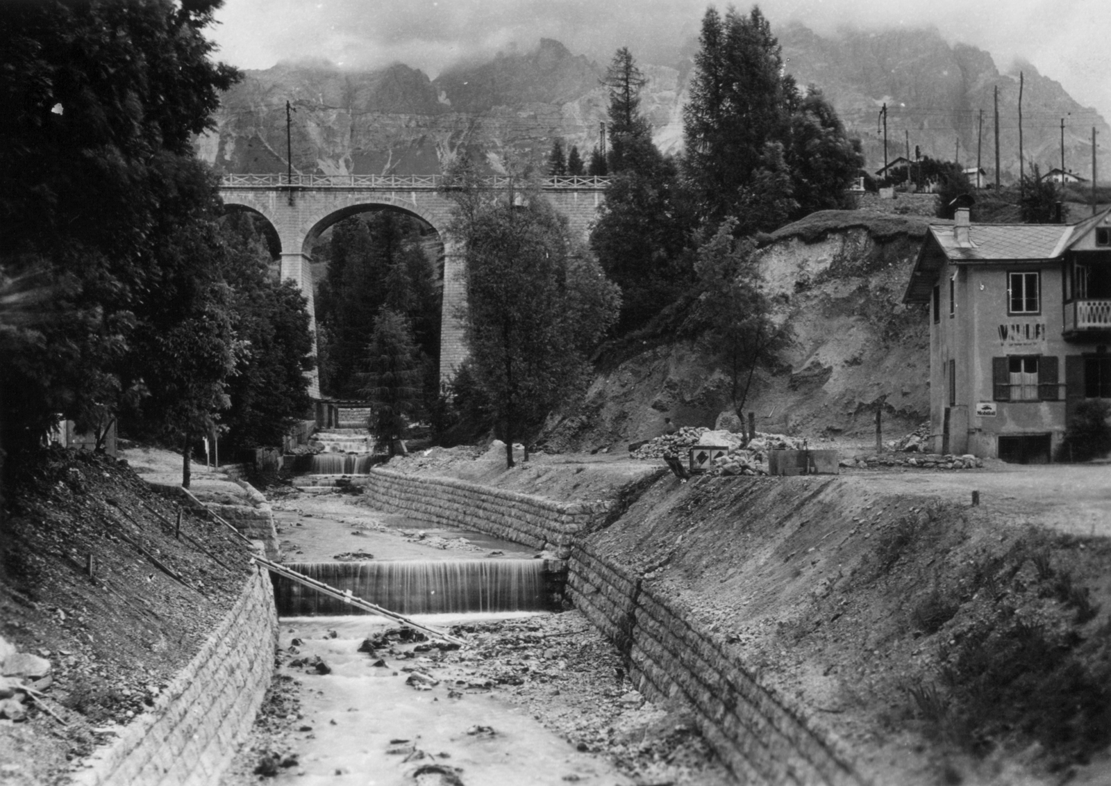 Olaszország, Cortina d'Ampezzo, szemben a Dolomit-vasút viaduktja., 1930, MZSL/Ofner Károly, vasút, vasúti híd, Fortepan #42372