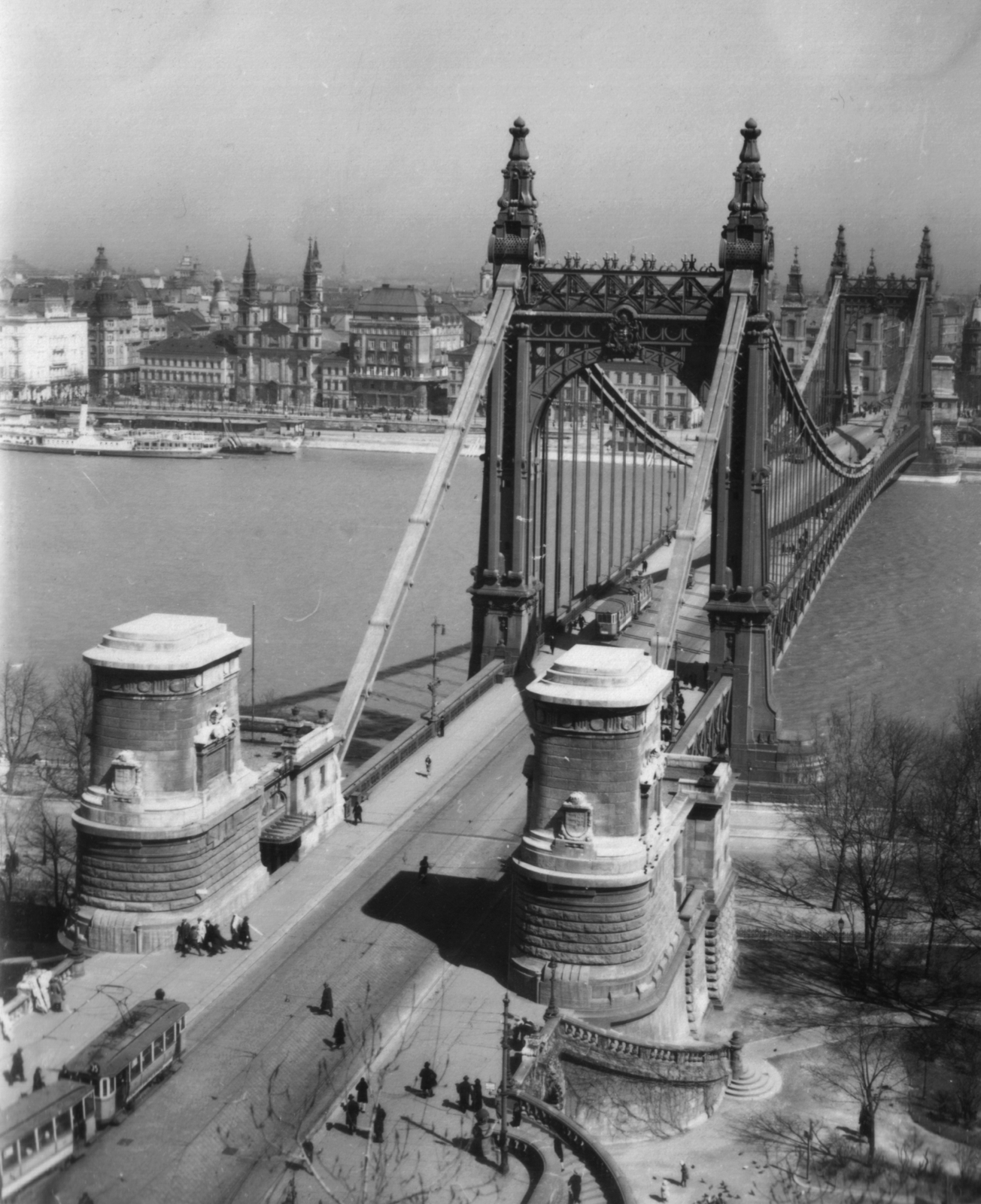 Hungary, Budapest I., Erzsébet híd Buda felől., 1930, MZSL/Ofner Károly, Danube, eclectic architecture, Budapest, suspension bridge, Antal Kherndl-design, Aurél Czekelius-design, Fortepan #42388