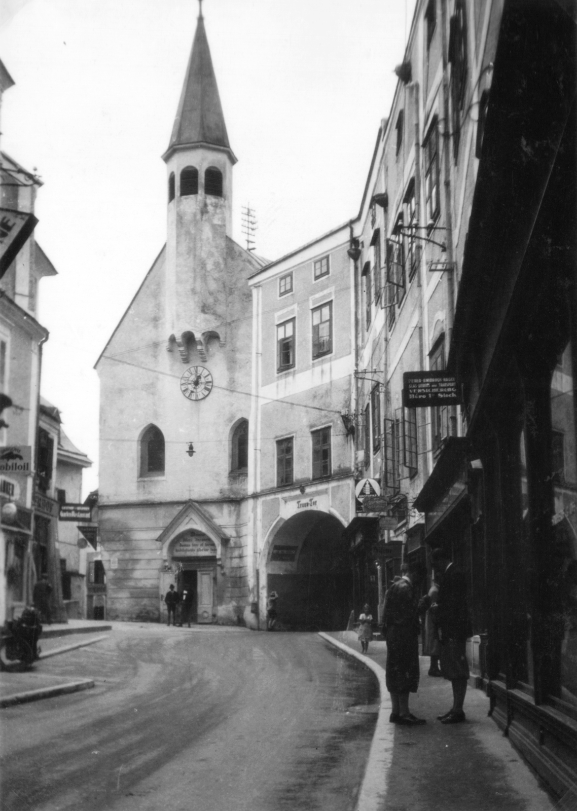 Austria, Gmunden, Theatergasse, szemben a Bürgerspitalkirche, 1935, MZSL/Ofner Károly, street view, Fortepan #42415