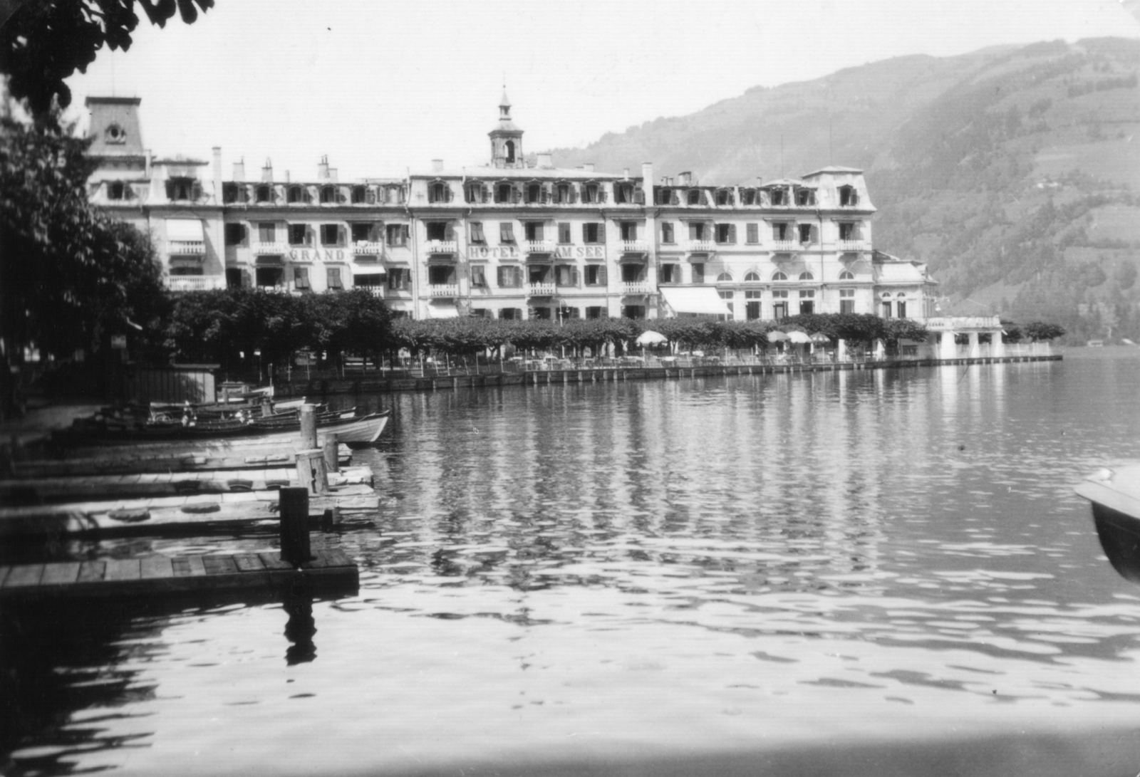 Austria, Zell am See, Grand Hotel., 1935, MZSL/Ofner Károly, boat, shore, Fortepan #42418