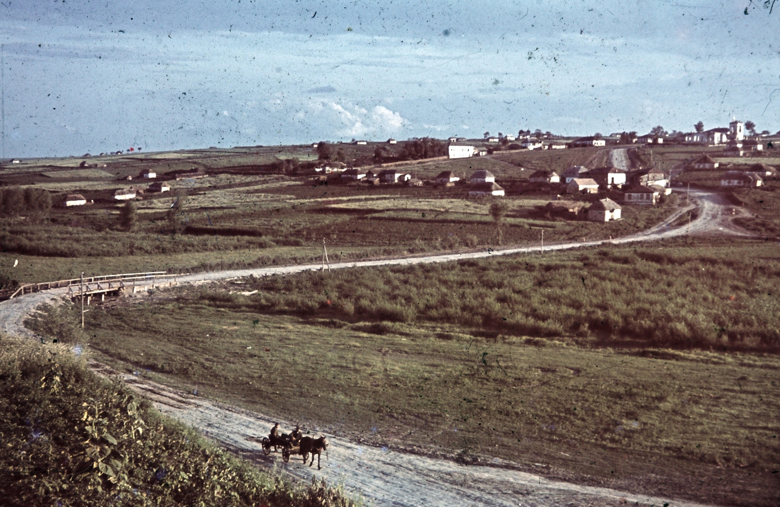 Oroszország, Szemigyeszjatnoje, 1942, Konok Tamás id, falu, színes, ló, szekér, látkép, Fortepan #42675