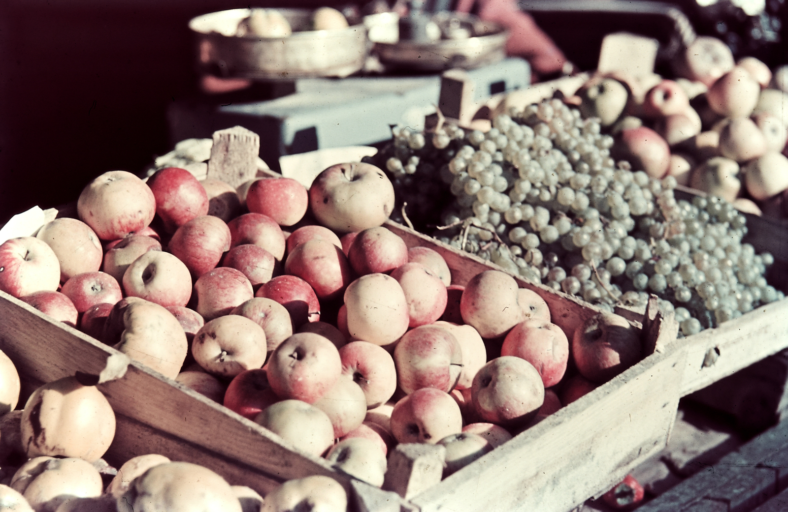 1939, Konok Tamás id, colorful, market, fruit, grape, crate, still life, Fortepan #42680