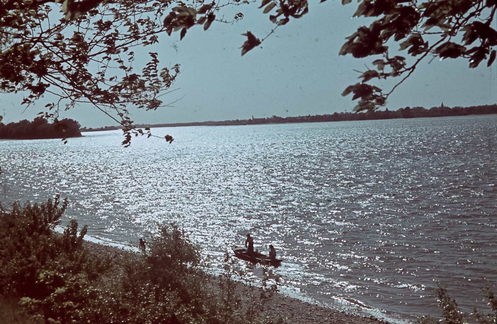 Hungary, Gönyű, Duna-part., 1943, Konok Tamás id, colorful, landscape, boat, Fortepan #42702