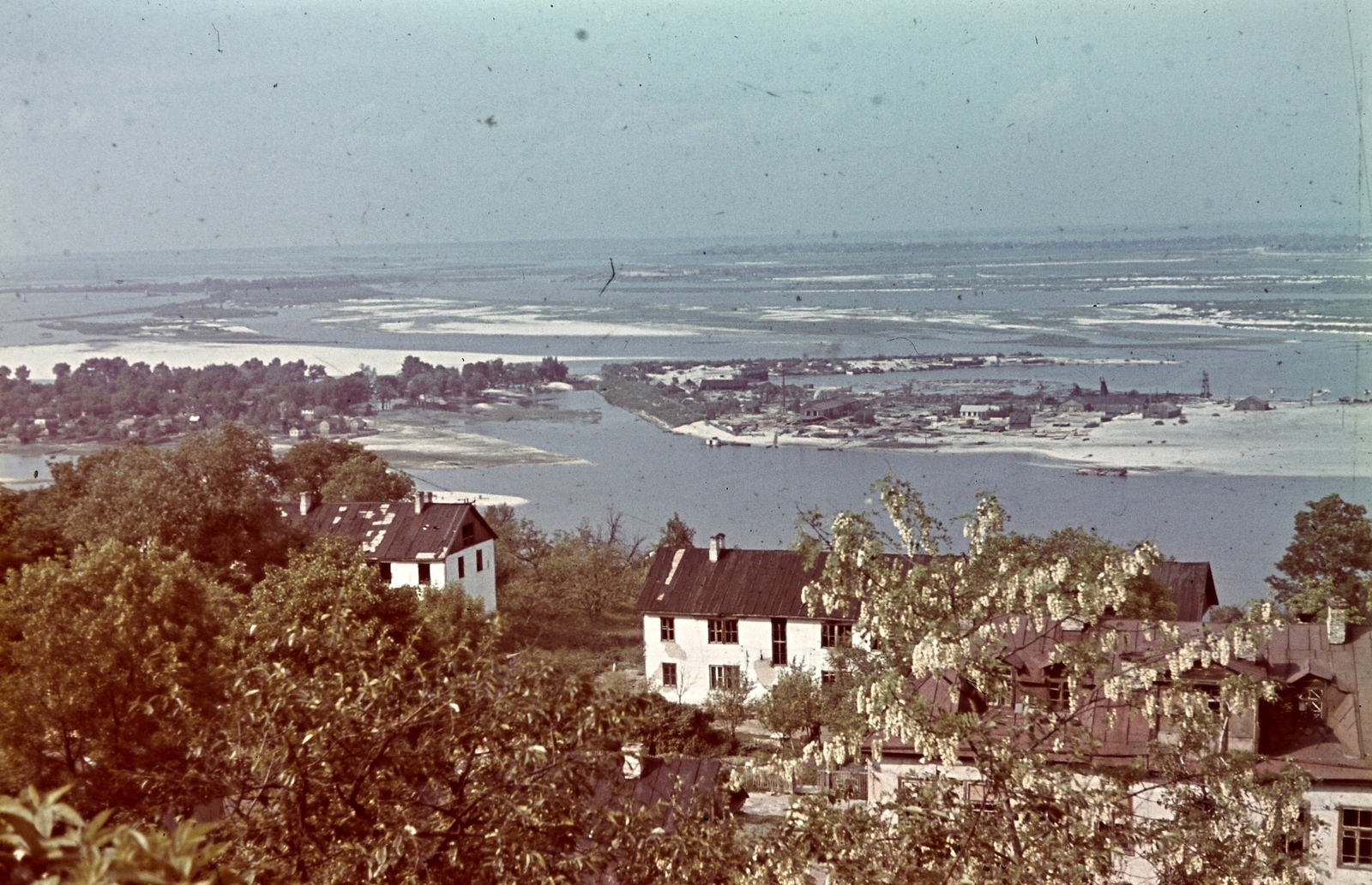 Ukrajna, Kijev, Marijinszkij park, kilátás a Dnyeper folyó felé., 1942, Konok Tamás id, színes, árvíz, Fortepan #42759