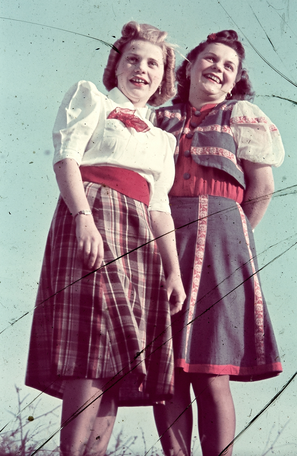 1938, Konok Tamás id, colorful, women, skirt, blouse, Fortepan #42771