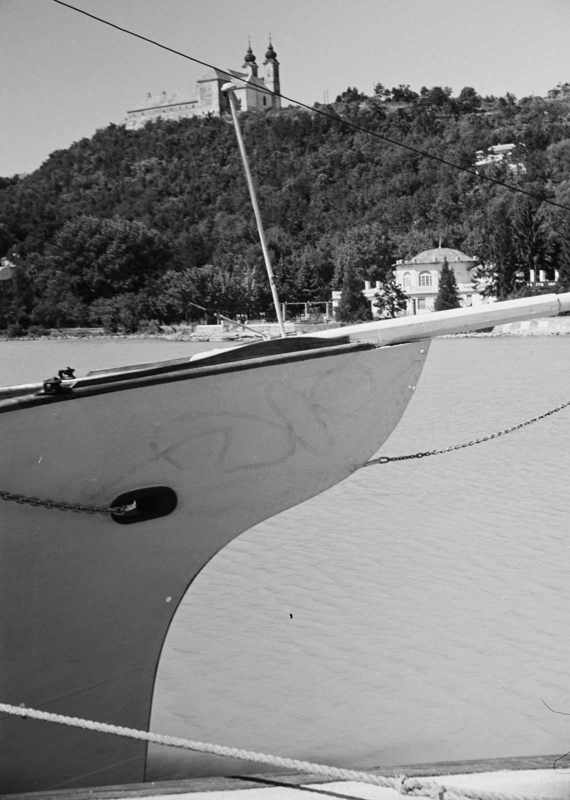 Magyarország,Balaton, Tihany, kikötő, Kelén csavargőzös., 1954, Konok Tamás id, hajó, templom, kikötő, gőzhajó, Kelén hajó, Fortepan #42873