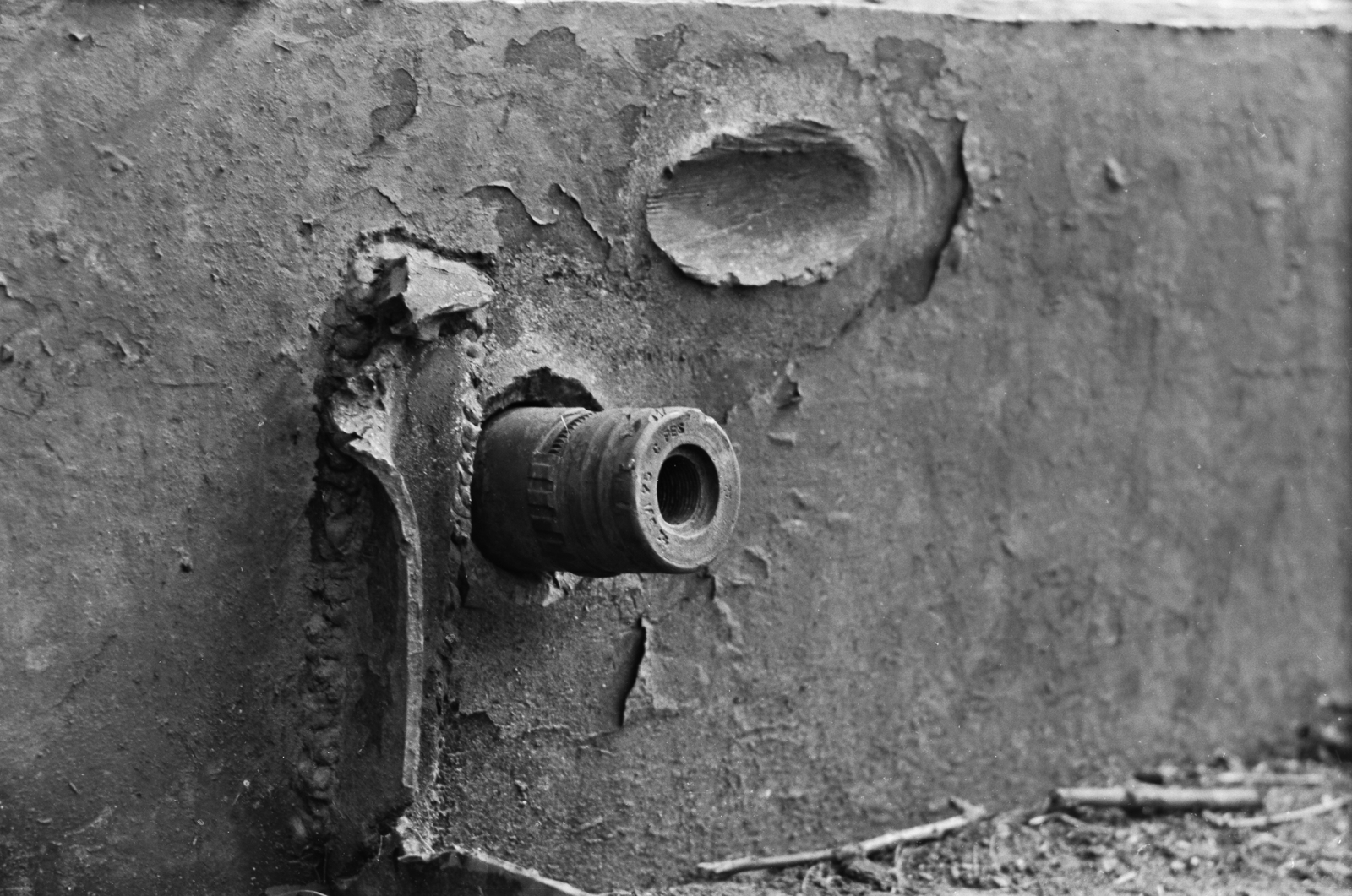 A szovjet hadsereg KV-1 típusú nehéz harckocsija., 1942, Konok Tamás id, Soviet brand, tank, second World War, wreck, Fortepan #43106