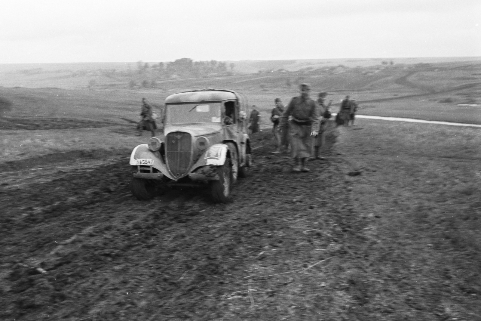 1942, Konok Tamás id, eastern front, commercial vehicle, Polski Fiat-brand, second World War, Polish brand, military number plate, Fortepan #43120