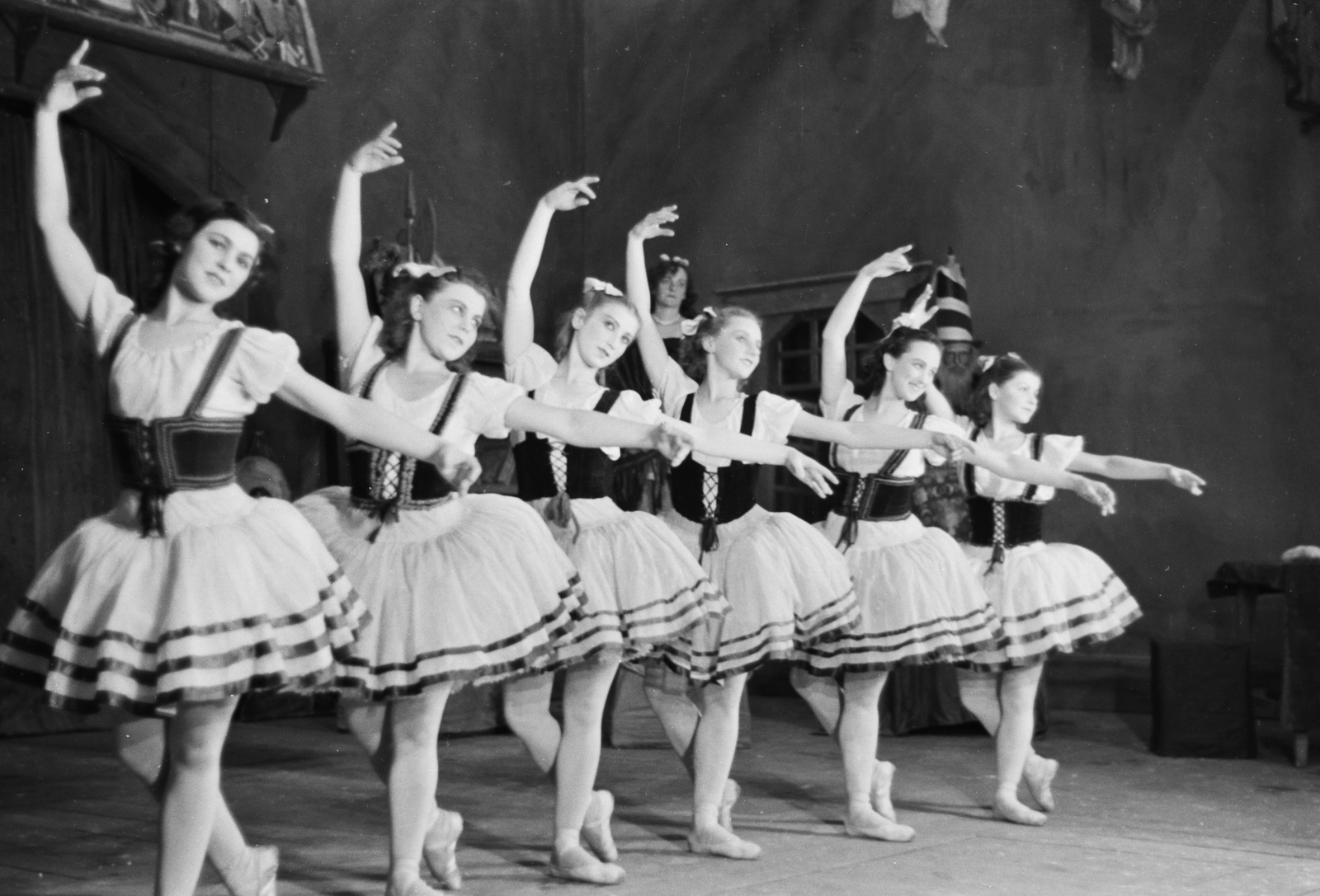 Ukraine, Kyiv, Operaház., 1942, Konok Tamás id, ballet, Fortepan #43125
