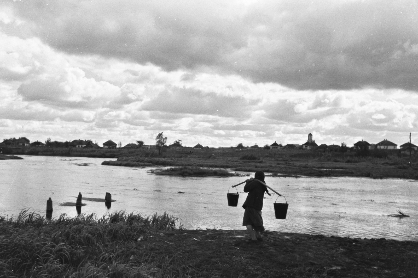 1942, Konok Tamás id, church, water bearer, Fortepan #43155