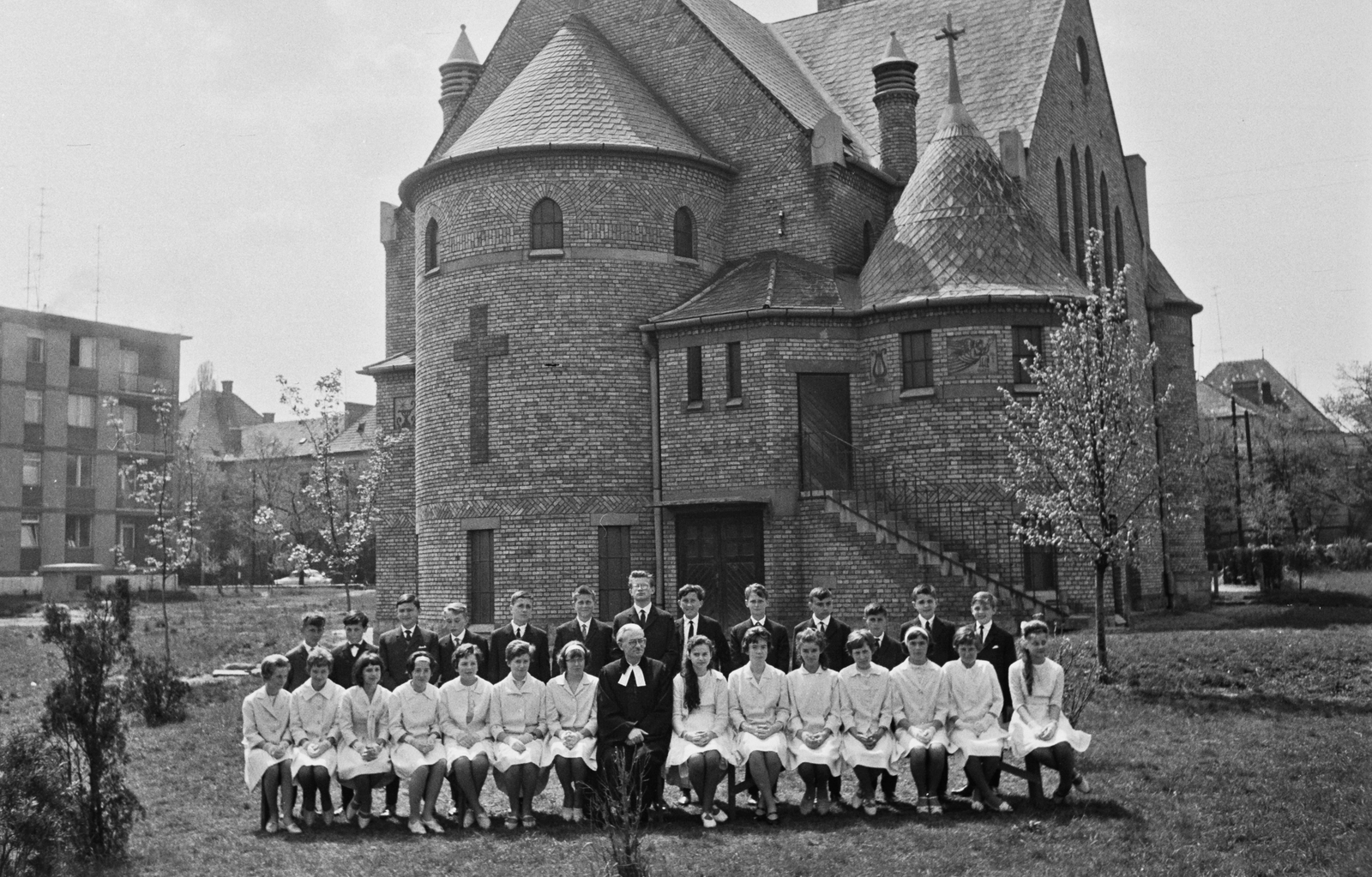 Magyarország, Győr, Nádorvárosi evangélikus templom., 1960, Konok Tamás id, templom, csoportkép, Sándy Gyula-terv, Fortepan #43306