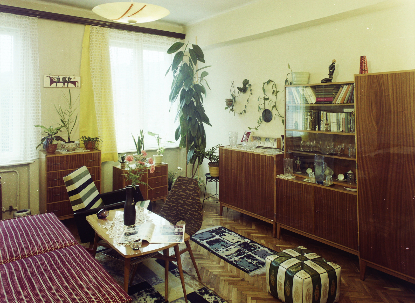 Hungary, Varia típusú szekrények., 1979, Kádas Tibor, colorful, interior, bed, bookshelf, pouf seating, smoking stand, Fortepan #4340