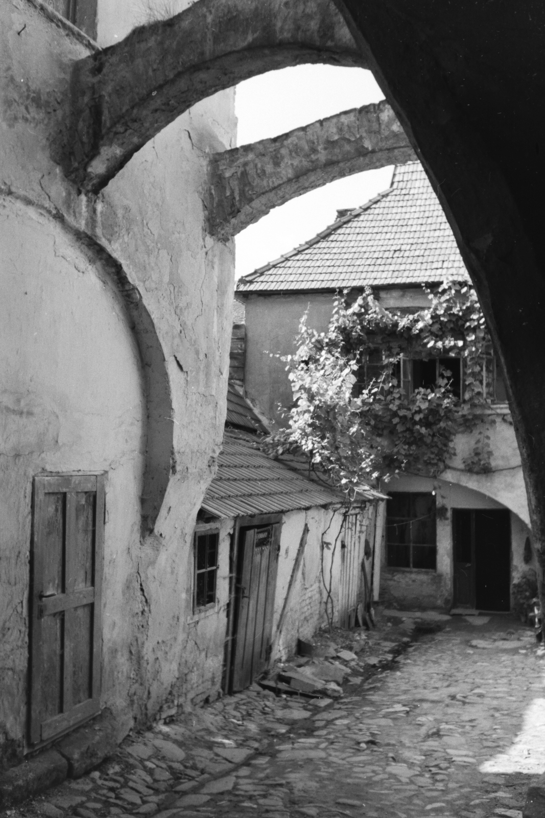 Magyarország, Sopron, Várkerület 7. Rejpál ház udvara., 1943, Konok Tamás id, Fortepan #43423