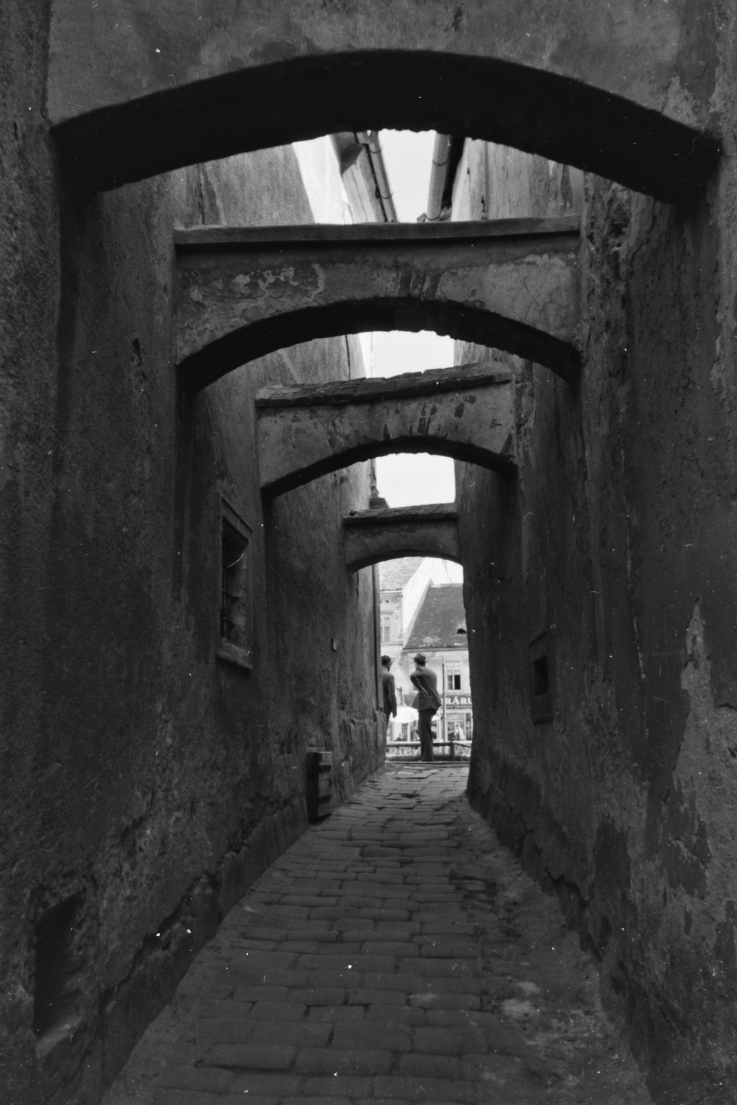 Hungary, Sopron, Festő köz a Várkerület felé nézve., 1943, Konok Tamás id, alley, Fortepan #43432