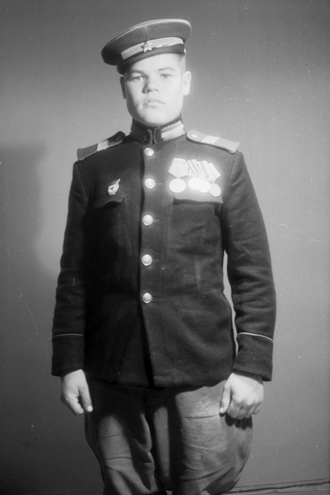 1948, Konok Tamás id, portrait, medal, Soviet soldier, peaked cap, Fortepan #43460