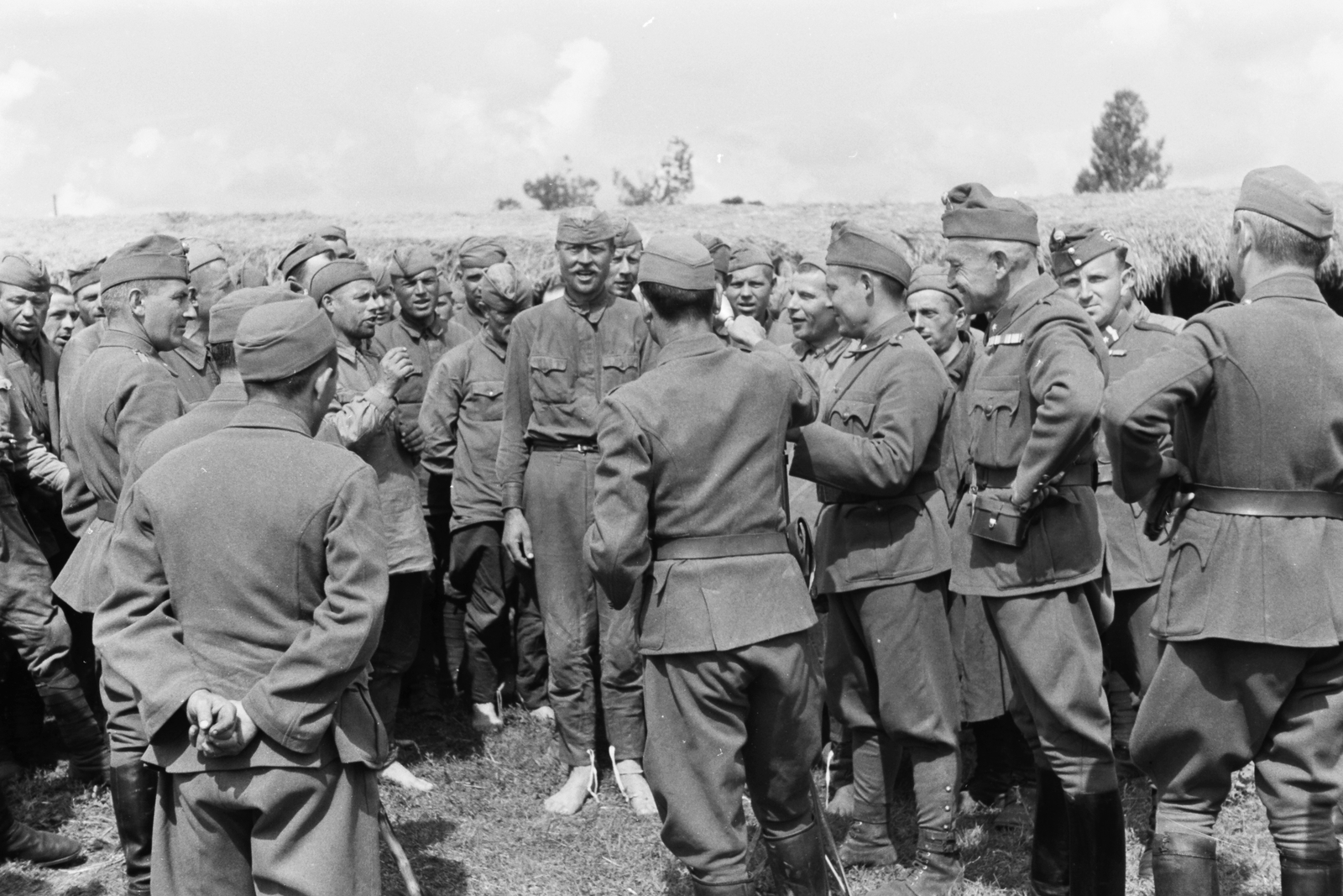 1942, Konok Tamás id, eastern front, second World War, prisoner of war, Soviet soldier, barefoot, Fortepan #43473