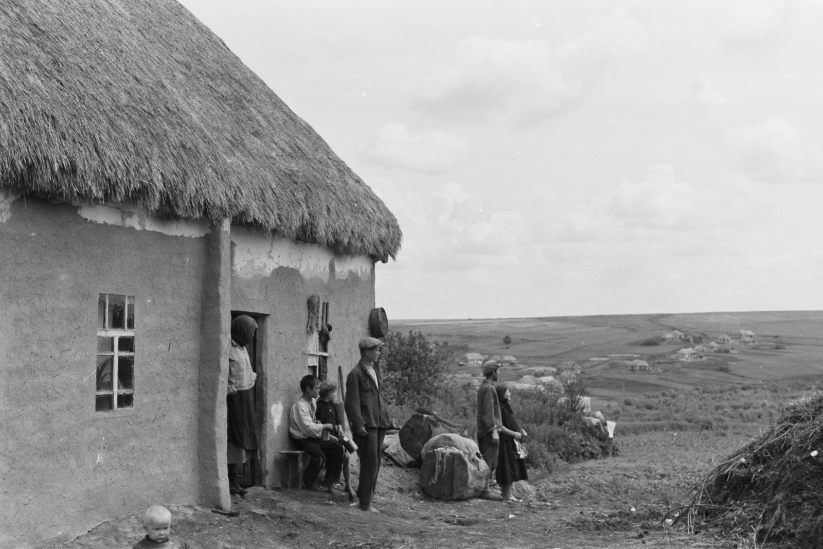 1942, Konok Tamás id, thatch roof, headscarf, Fortepan #43477