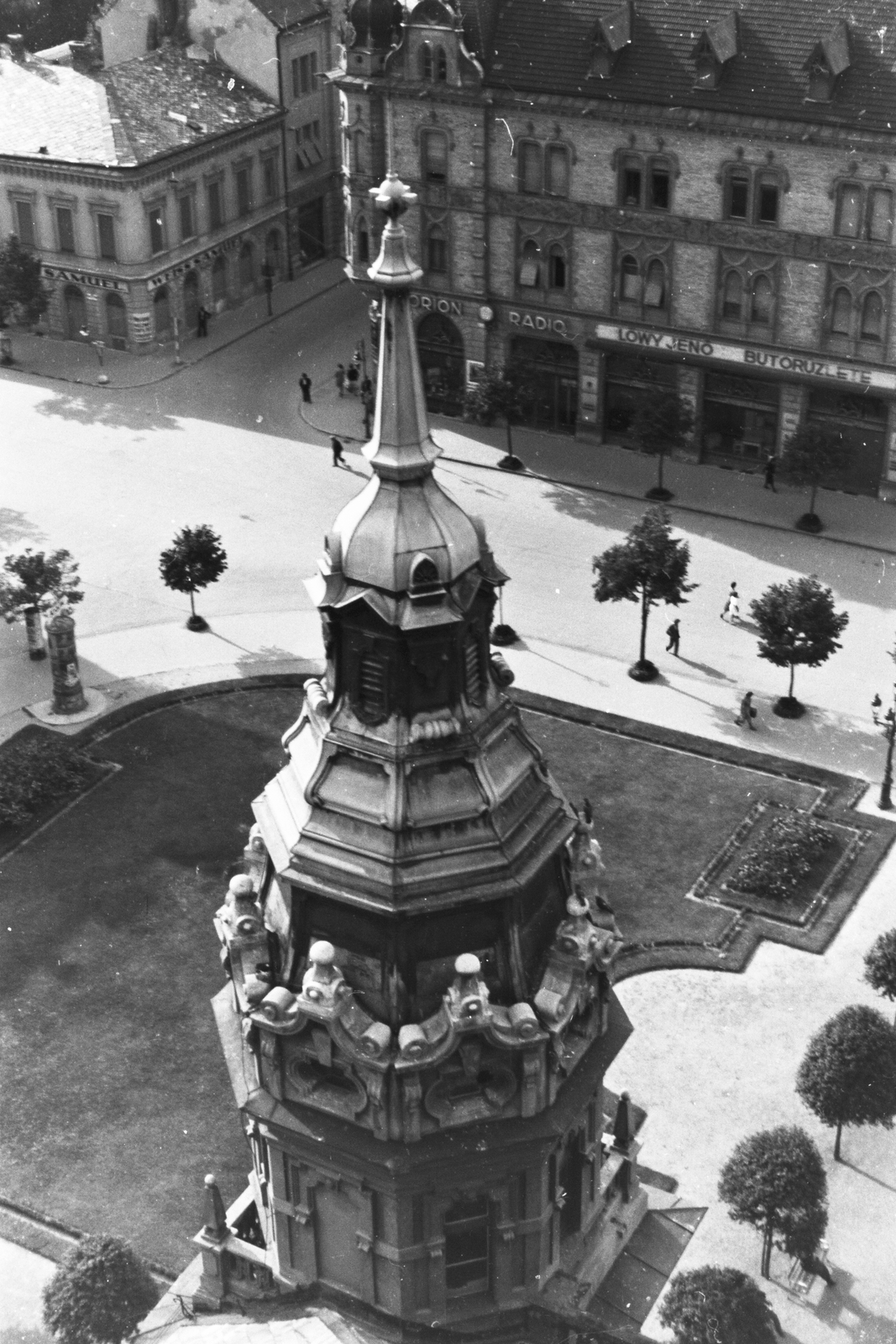 Magyarország, Győr, kilátás a Városháza térre a Városháza tornyából., 1943, Konok Tamás id, neobarokk stílus, Hübner Jenő-terv, Fortepan #43513