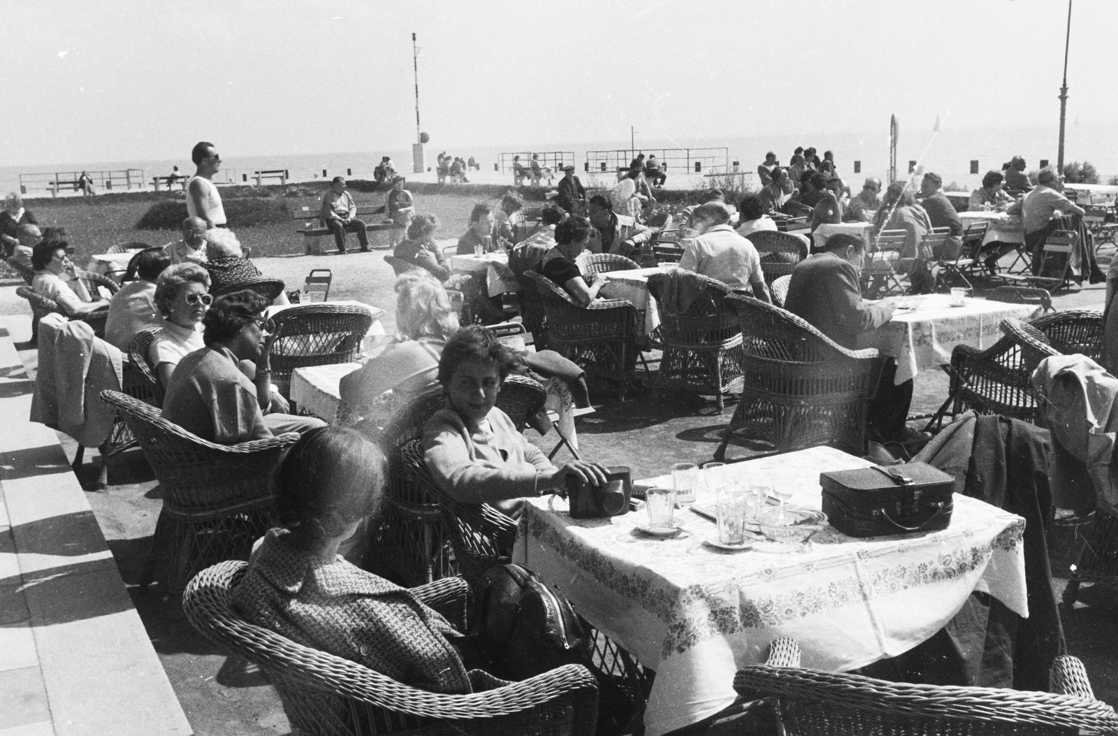Hungary, Balatonfüred, kikötő, Utasellátó terasz., 1964, Konok Tamás id, hospitality, Fortepan #43540