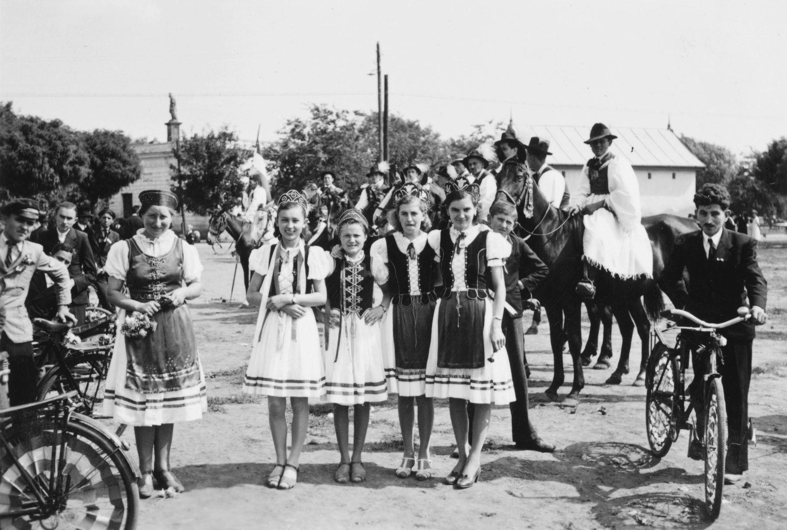 1940, Konok Tamás id, népviselet, lányok, Fortepan #43589