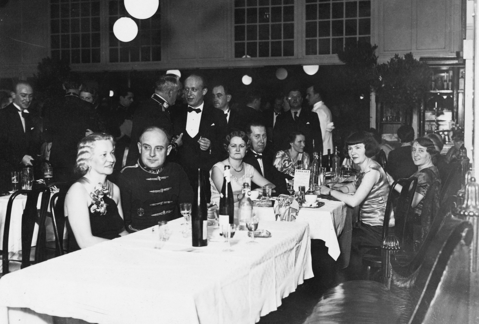 Hungary, Győr, Radó-sziget, Kioszk., 1937, Konok Tamás id, meal, festive, interior, soda water bottle, Fortepan #43600